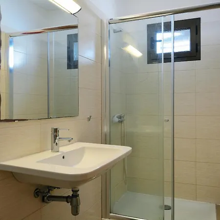 3br Beach House - Solarium Terrace Shower * Puerto del Carmen (Lanzarote)